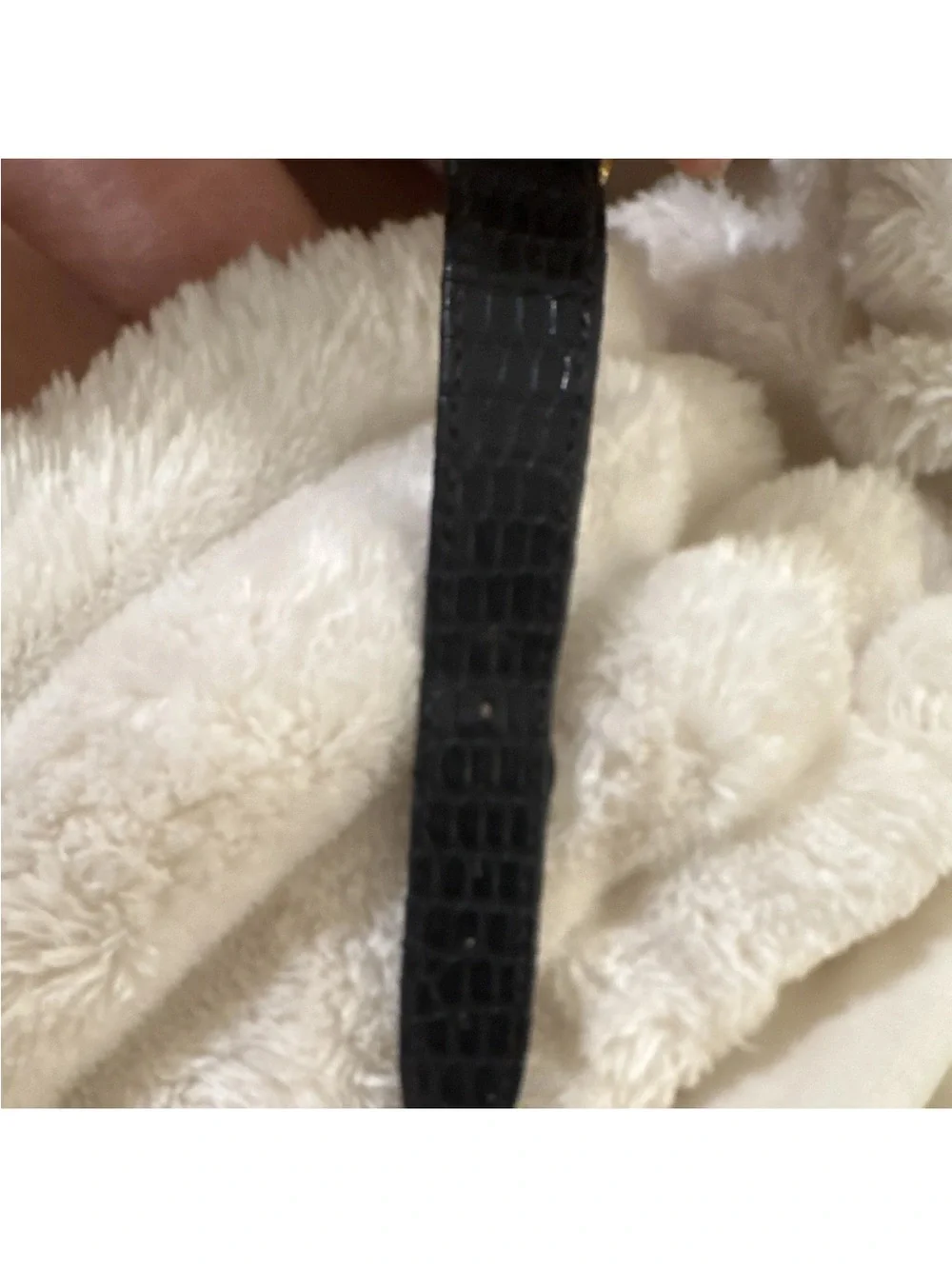 Vintage authentic Gucci 3001M Swiss Quartz Watch Black Dial Gold Roman Bezel